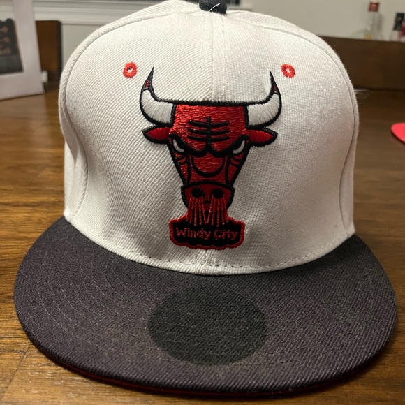 NBA Chicago Bulls Throwback snapback hat - White/Red - Picture 1 of 4
